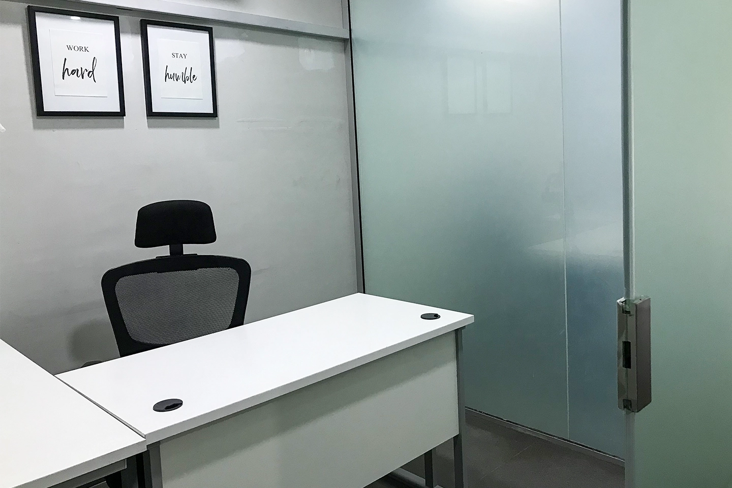 Standard Private Office-3